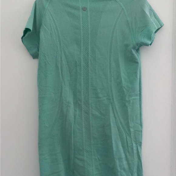 Lululemon Swiftly Tech Short Sleeve, Size 2 Aqua Green - Picture 2 of 2